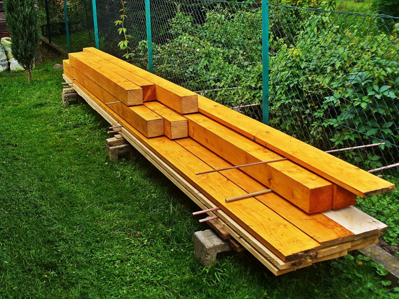 ebeniste-CAGNES SUR MER-min_boards_the_rafters_joinery_tree_painting_wood_colored_paint-871508